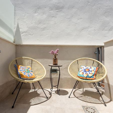 Casa Senorial Del Siglo XVIII Aparthotel Sevilla Kültér fotó