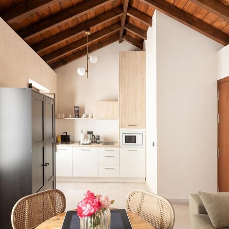 Casa Senorial Del Siglo XVIII Aparthotel Sevilla Kültér fotó