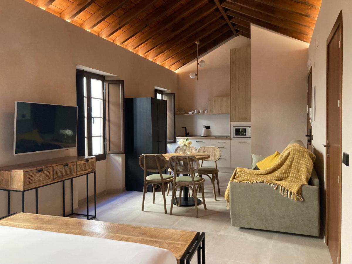Casa Senorial Del Siglo XVIII Aparthotel Sevilla Kültér fotó
