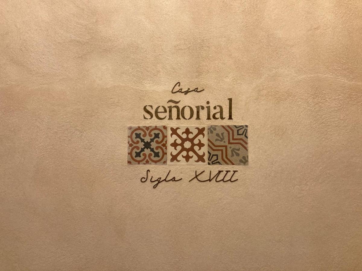 Casa Senorial Del Siglo XVIII Aparthotel Sevilla Kültér fotó