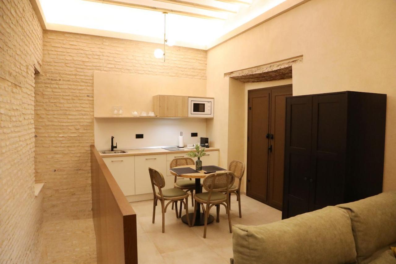 Casa Senorial Del Siglo XVIII Aparthotel Sevilla Kültér fotó