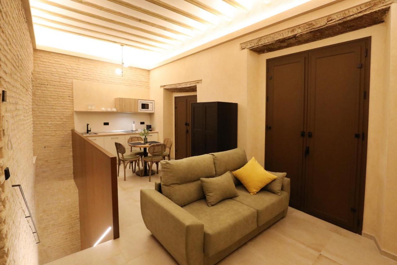 Casa Senorial Del Siglo XVIII Aparthotel Sevilla Kültér fotó