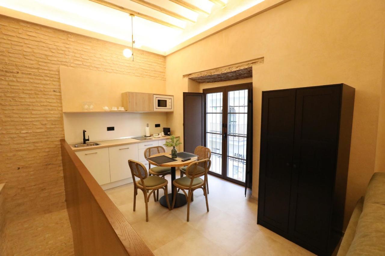 Casa Senorial Del Siglo XVIII Aparthotel Sevilla Kültér fotó