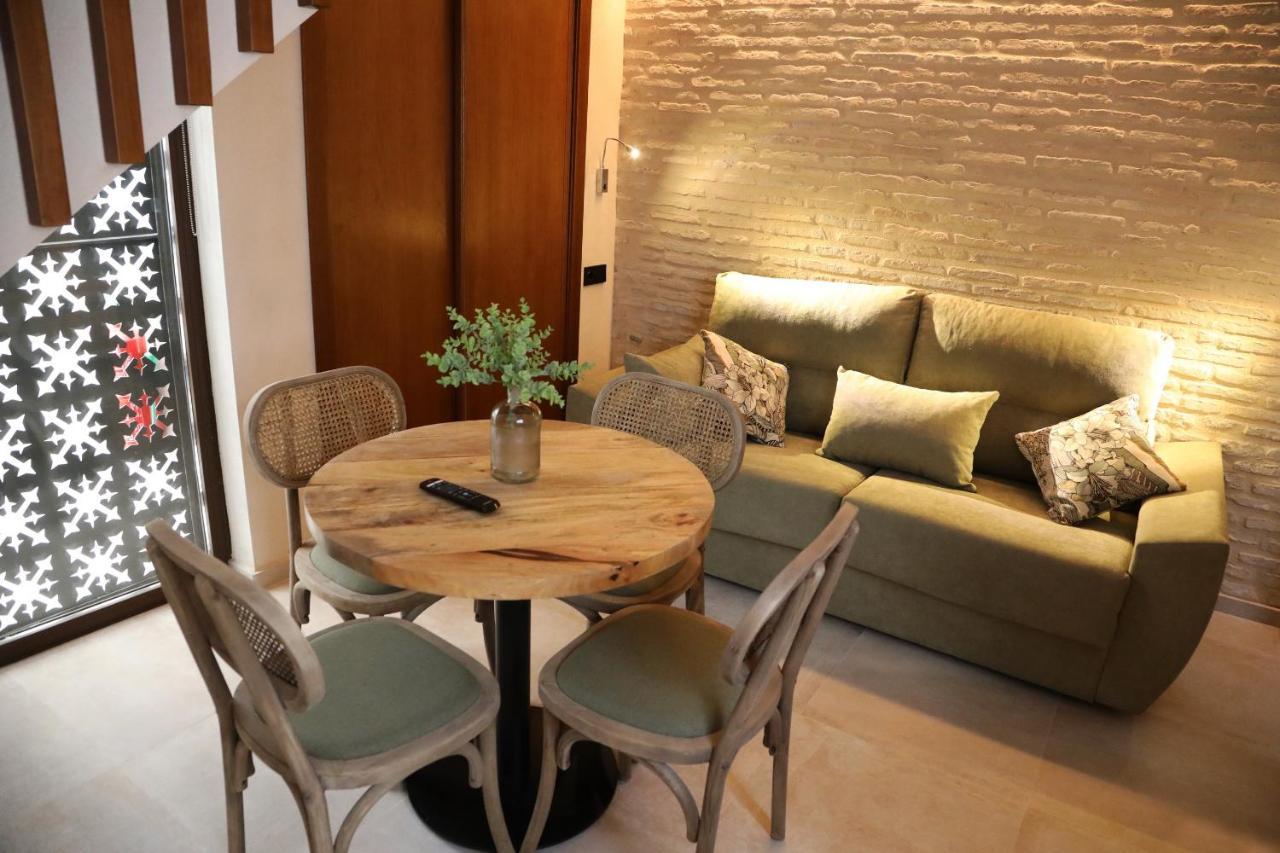 Casa Senorial Del Siglo XVIII Aparthotel Sevilla Kültér fotó