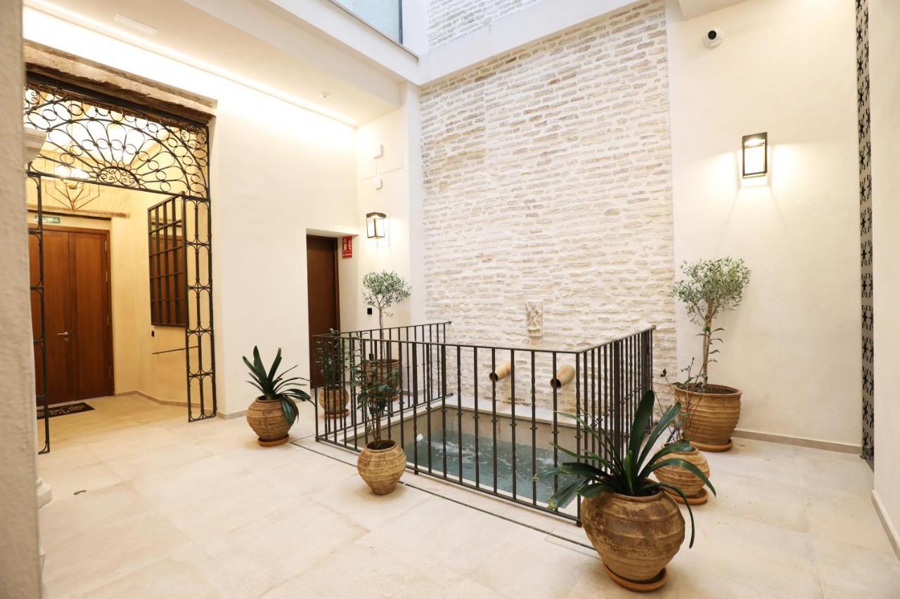 Casa Senorial Del Siglo XVIII Aparthotel Sevilla Kültér fotó