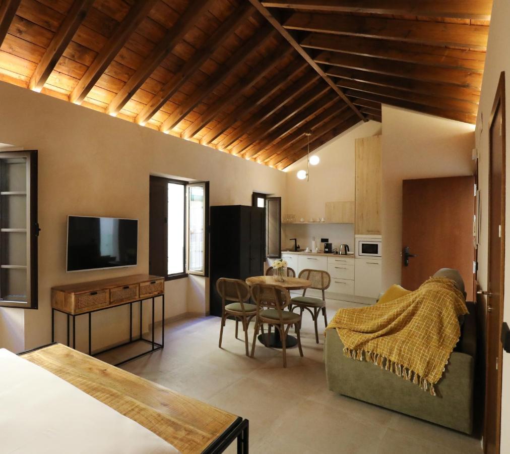 Casa Senorial Del Siglo XVIII Aparthotel Sevilla Kültér fotó