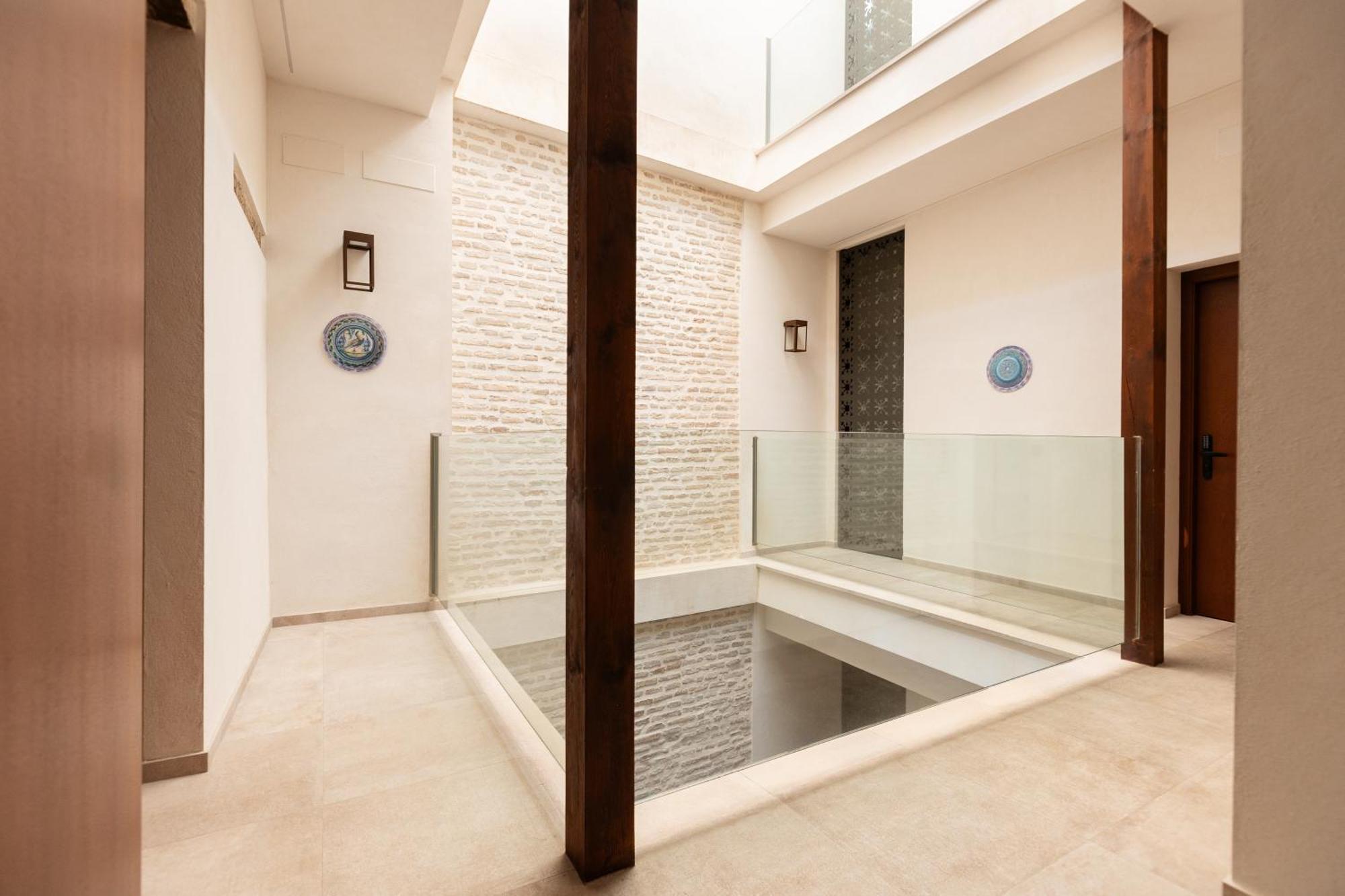 Casa Senorial Del Siglo XVIII Aparthotel Sevilla Kültér fotó